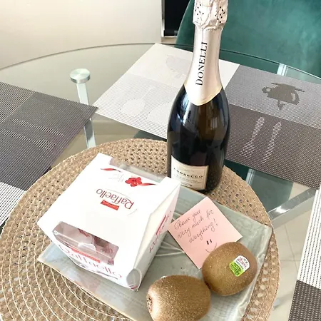 Apartment New Stunning Ocean Aprt In 